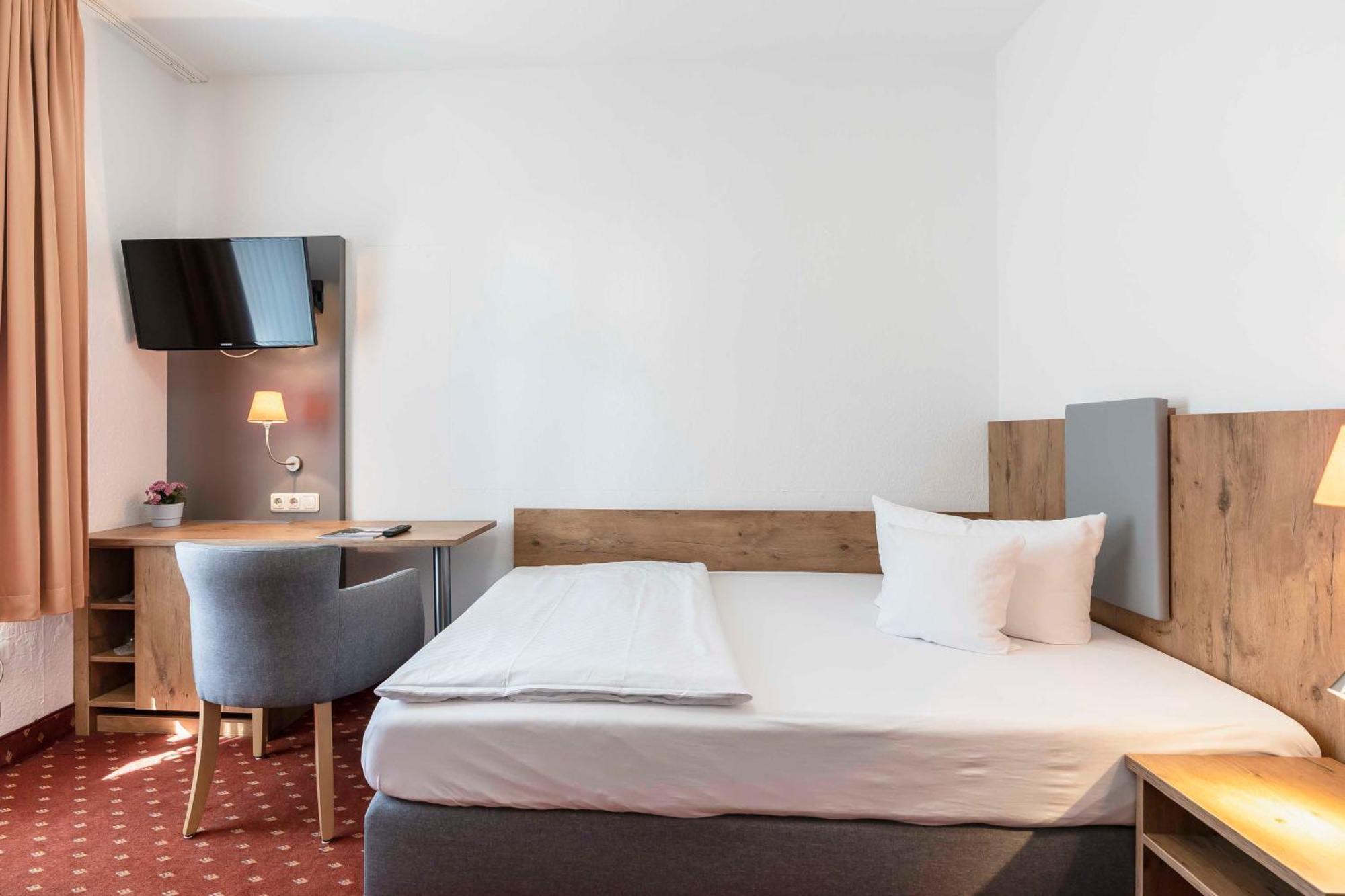 Hotel Markgraf Lehnin Zewnętrze zdjęcie